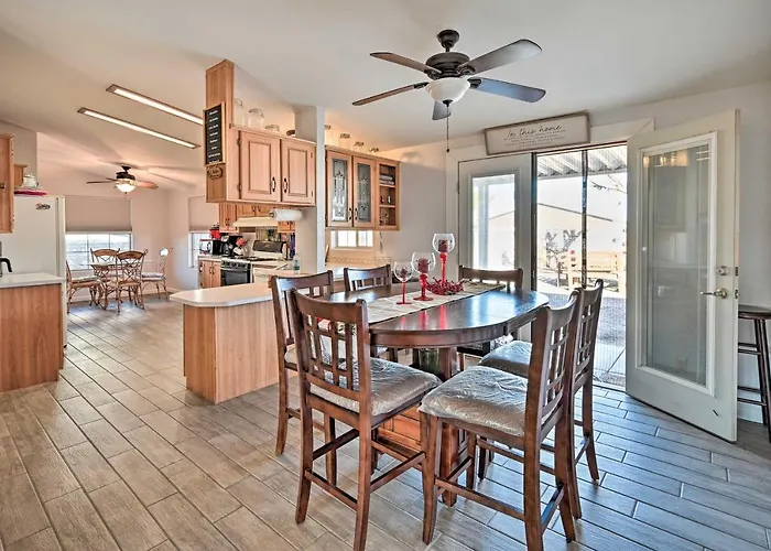 Yuma Vacation W/ Yard & Grills! *